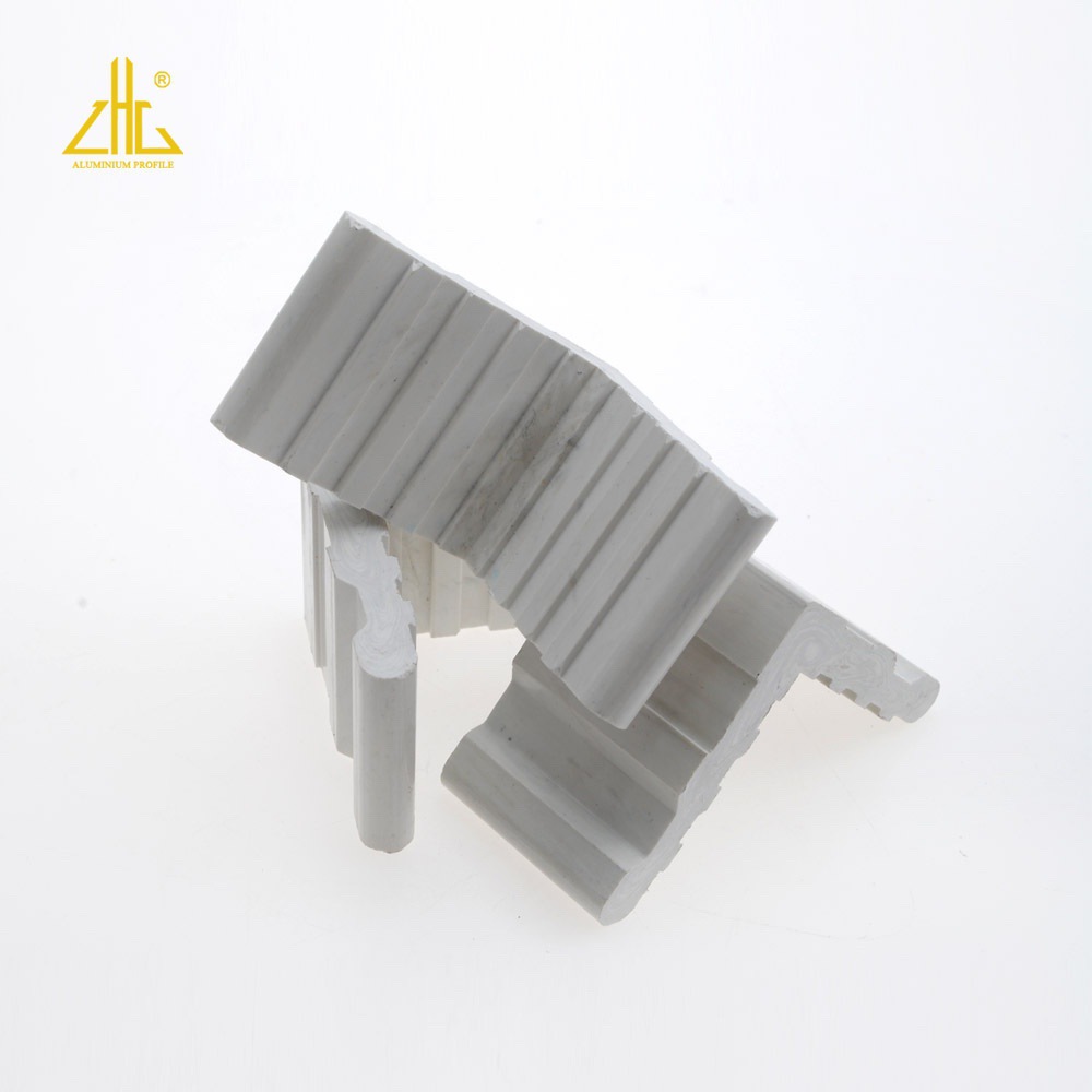 Corner fittings for solar frame